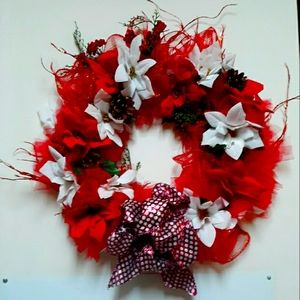 Stunning Christmas Wreath 18" x 18'.